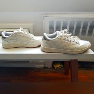 Classic off-white Reebok SIZE 9.5